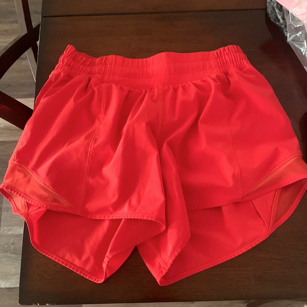 Lululemon Hotty Hot Short II Long 4”